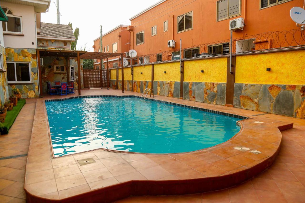 Midindi Hotel Acra Exterior foto