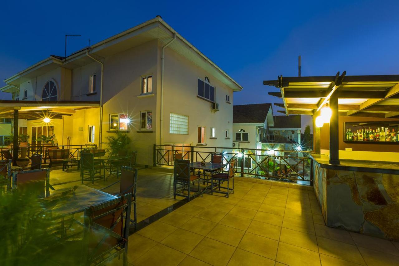 Midindi Hotel Acra Exterior foto